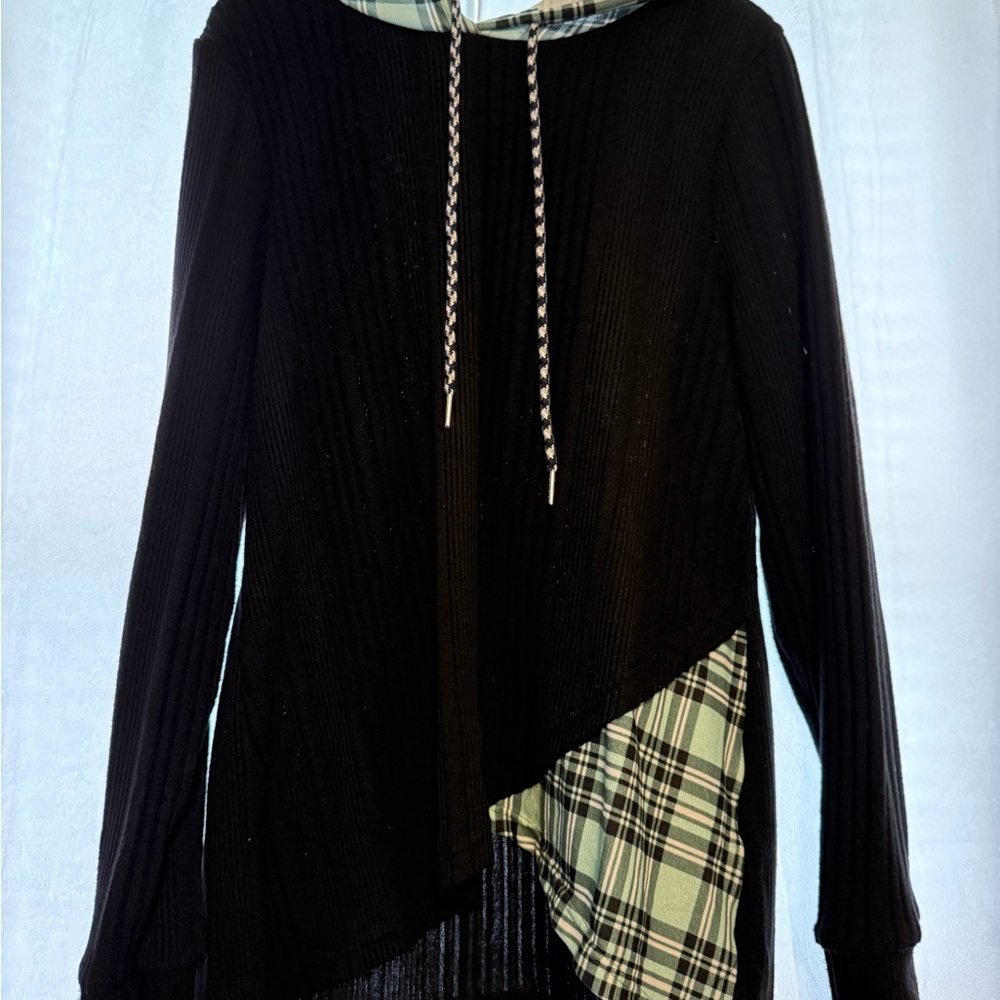 SHEIN Black Hoodie with Plaid Details